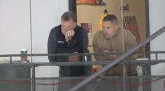 Kouč Rulík na inspekci s Plekancem. Lepšího průvodce si nemůžu přát, žasne