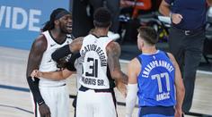 Rasismus v NBA? Urážka Dončiče, Harell se za "bílého kluka" omluvil