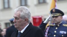 Do Prahy se sjeli prezidenti V4. Zeman je přivítal na zámku v Lánech