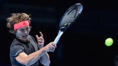 Tenista Zverev přepsal tenisovou historii. Mečbol proměnil v pět hodin ráno