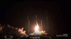 Falcon 9 odstartoval. Světu má přinést vysokorychlostní internet