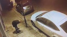Ženu v Českých Budějovicích obral o šperky za desetitisíce. Hledá ho policie