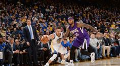 Curry válel proti Kings, LeBron James překonal další legendu