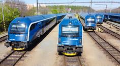 Kvůli chybě při úklidu musely ČD odstavit moderní vlak. Dveře mu vytrhla myčka