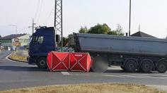 U Písku zemřel nezletilý motorkář. V Plzni nepřežila cyklistka střet s náklaďákem