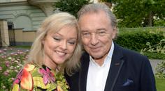 Karel Gott se bál své vlastní dcery. Nikdy mi neřekl, že mě má rád, pláče Dominika