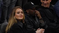 Zpěvačka Adele se po půlroce objevila na veřejnosti. Šokovala svým vzhledem