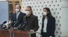 Piráti volají po předčasných volbách. Bartoš se chce sejít i s prezidentem