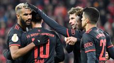 Bayern předvedl koncert a je ve čtvrtfinále poháru. Postoupil i obhájce