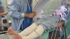 Nová naděje pro pacienty s Parkinsonem. Příznaky mizí z minuty na minutu