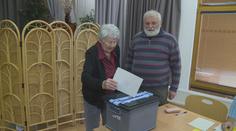 Prezidenta volí i v domovech důchodců. Komise vyjely také do nemocnic