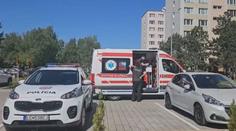 Teprve 14letou dívku našli pod okny. Měla vypadnout z osmého patra