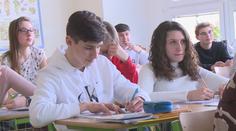 Děti budou doma až měsíc. Ministři řeší ošetřovné i změnu školního roku