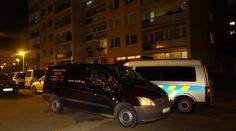 Žena měla několik dní v bytě mrtvého manžela, soužití ukončil zápach