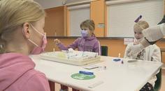 Žáci a učitelé podstoupili testování na covid-19. Laboratoře odhalily přes tři tisíce nemocných