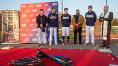 Softballisté jedou na MS s pomocí shůry. Kněz požehnal jim i jejich pálkám