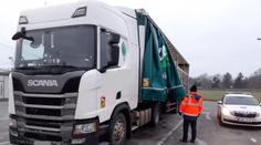 Celníci na Břeclavsku našli v kamionu čtyři migranty. Seděli mezi sloupky