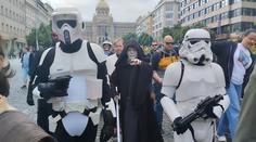 Přednášky, workshopy a množství masek. Fanoušci si připomněli Den Star Wars