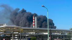Obří exploze v závodě MOL. Jeden člověk zemřel, další jsou zranění