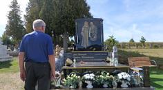 Hřbitov jako galerie. Pozůstalí na Slovensku dávají za hroby i stovky tisíc