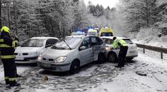Na Plzeňsku havarovaly desítky řidičů! Sněžení se přesouvá na sever