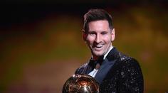 Lionel Messi opět přepisuje historii! Posedmé vyhrál Zlatý míč