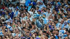 Fanynce Argentiny hrozí vězení. Během oslav vítězství se na tribuně svlékla