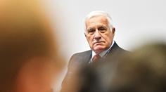 Je čas na vzpouru davů, hřímá Václav Klaus. Co na to Hamáček a další?