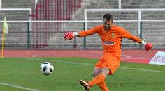 Plzeň se dotáhla na Slavii, Opavu srazil kiks brankáře Šroma