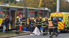 V Plzni se srazily dvě tramvaje. Záchranáři ošetřovali desítky zraněných