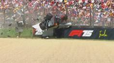 Ferrari v kvalifikaci zklamalo. Cunoda při děsivé nehodě zdemoloval svůj vůz