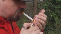 Kuřákům se opět zvedla spotřební daň. Cigarety radši kupují v Polsku