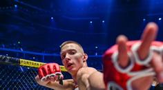 Perfektně načasované KO: Soupeř šel k zemi vteřinu před gongem
