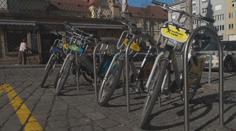Brno spouští bikesharing zdarma. Lidé si mohou kolo půjčit i dvakrát denně