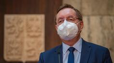 Blatného střídá Arenberger. Zbavili se ho kvůli Sputniku, hřímá opozice