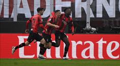 AC Milán porazil Monzu, mladík oslavil premiéru gólem. Vyhrál i první Inter
