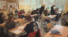 Děti v chudších oblastech se učí hůře. Trend ale mohou zvrátit schopní učitelé