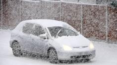 Ochlazení dorazí už v pátek, bude sněžit a hrozí i náledí! MAPY
