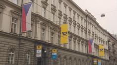 Sněmovna zamítla návrhy opozice. Uzavření poboček České pošty stále platí
