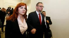 Prezident Zeman udělil další milost. Prominul podmínku Janě Nečasové