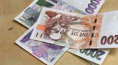 Odboráři chtějí vyšší minimální mzdu. Ztíží to boj s inflací, varuje ekonom