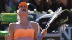 Šarapovová zvládla dramatické finále a ovládla French Open! Vydělala 45 milionů