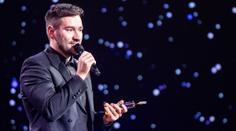 Marek Ztracený dal výzvu na sociální sítě: Ke stromečku za ním přišlo téměř tisíc fanoušků