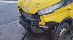 Auto se srazilo s dodávkou, spolujezdec na místě zemřel