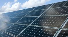 Vědci vyvinuli průlomové solární panely. Elektřinu vyrábí i v noci