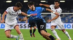 Neapol přetlačila Bolognu a vyšvihla se do čela Serie A