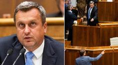 "Jsi lhář a h*jzl!" Slovenští poslanci se do sebe pustili v přímém přenosu