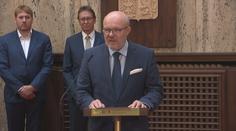 Covid se vrací do hry. Povinné respirátory ani karantény ale nehrozí, tvrdí Válek