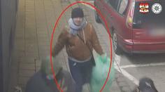 Agresor v Brně surově zkopal muže o berlích. Policie žádá o pomoc