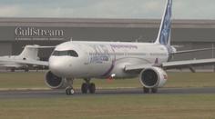 Firmy Boeing a Airbus představily nová letadla. Udivují doletem i kapacitou